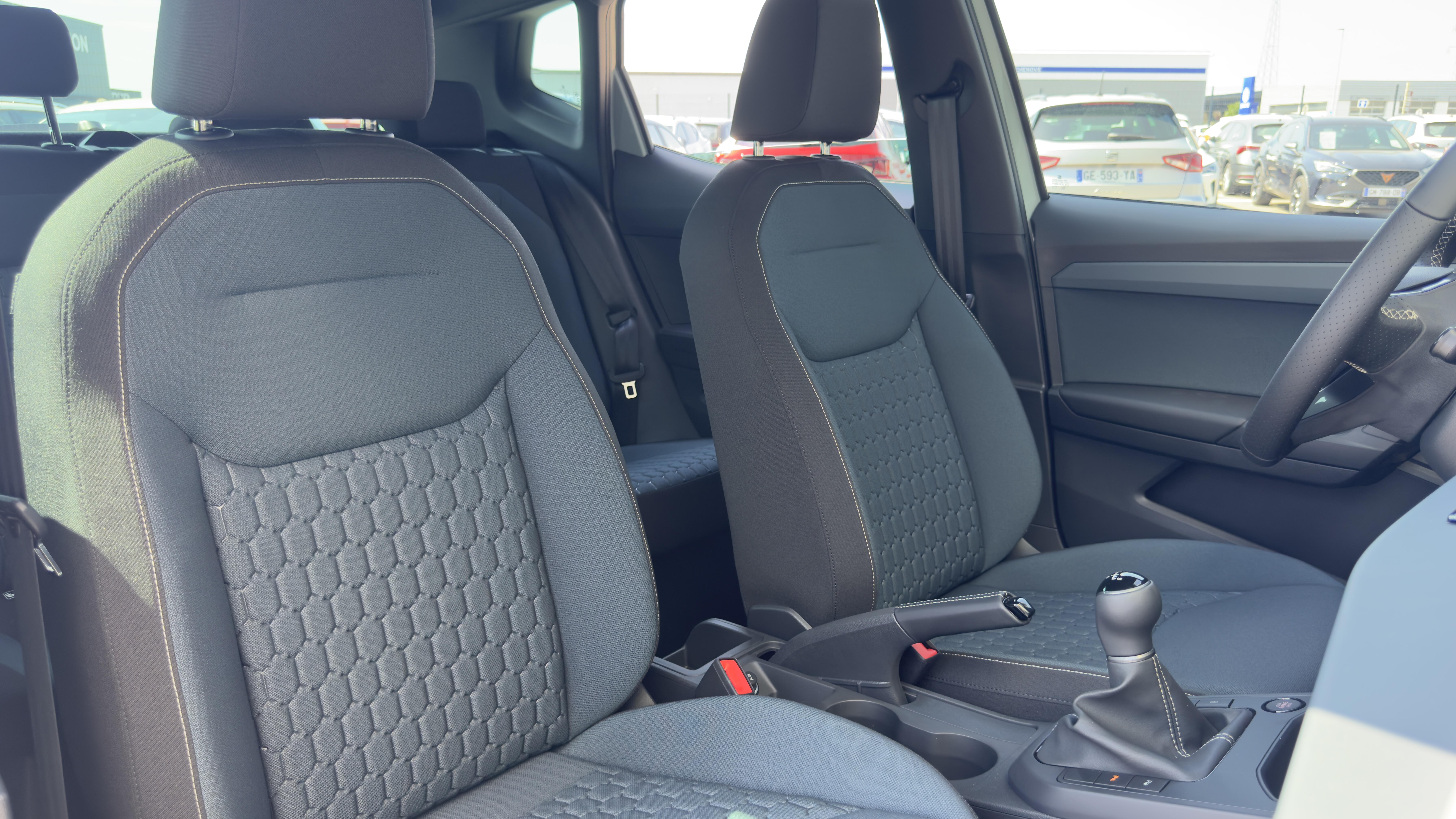 SEAT_ARONA_SIEGE-CONDUCTEUR