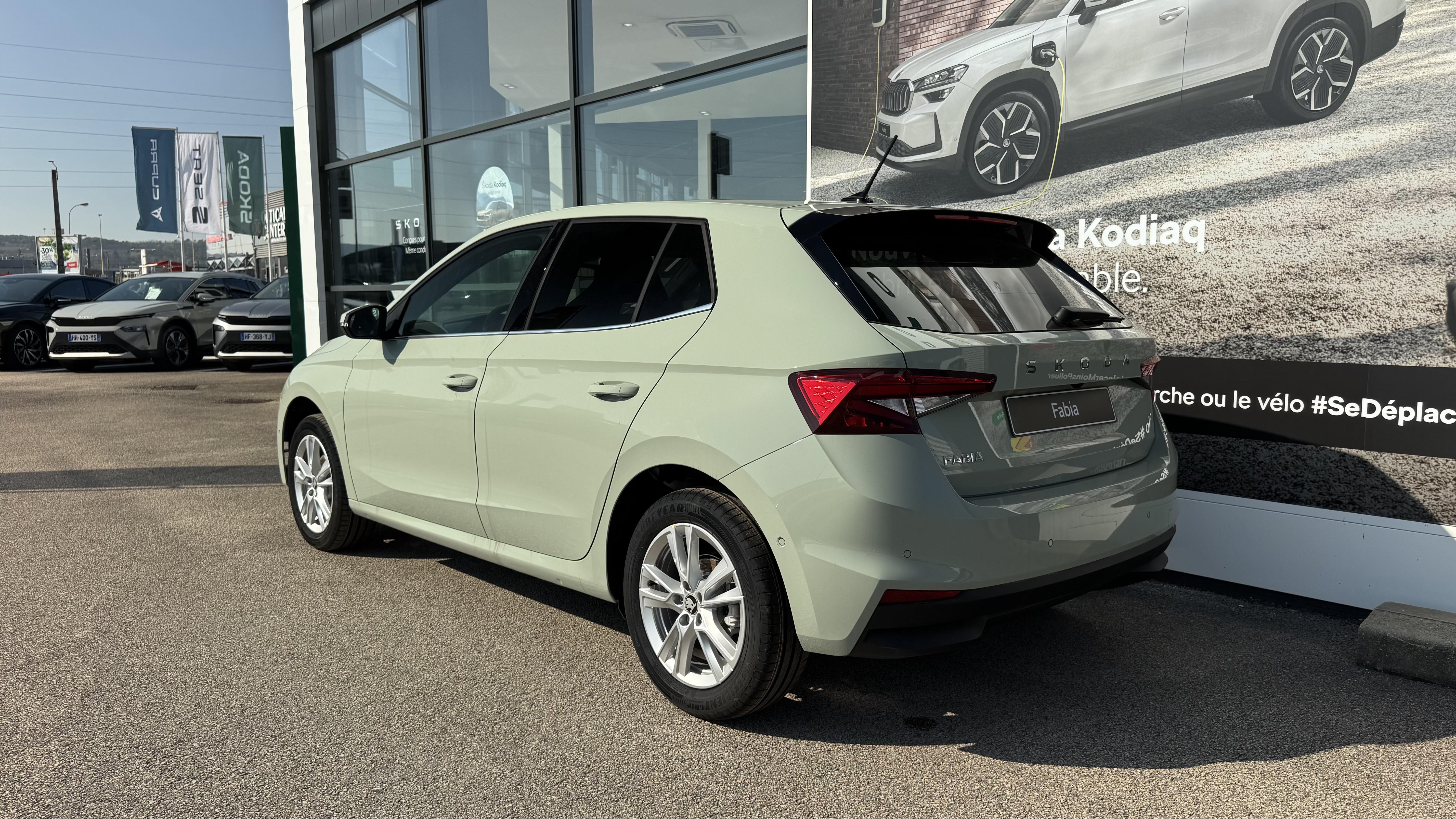 SKODA_FABIA_34-ARRIERE-GAUCHE