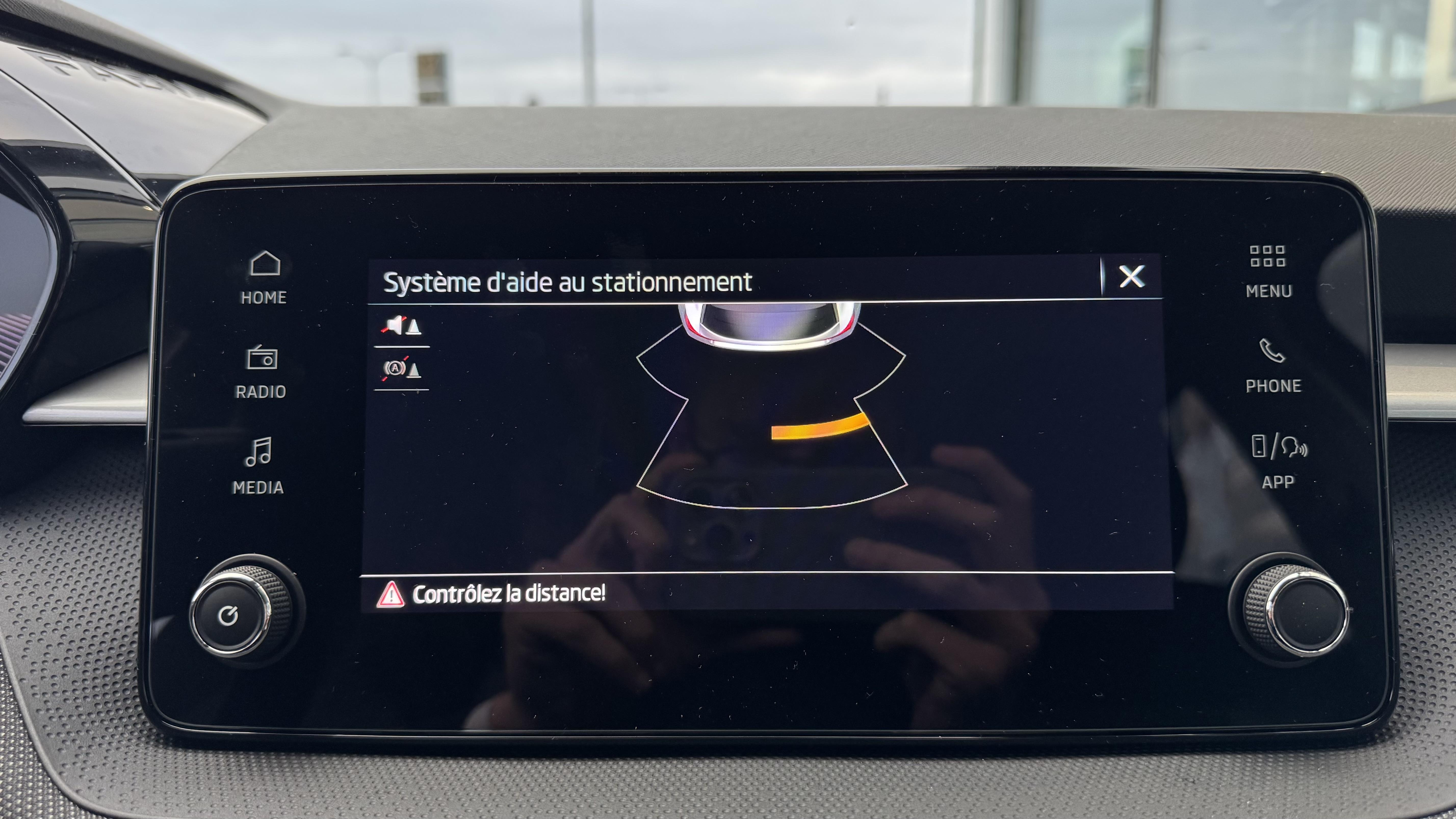 SKODA_FABIA_CONSOLE-CENTRALE-CAMERA-DE-RECUL