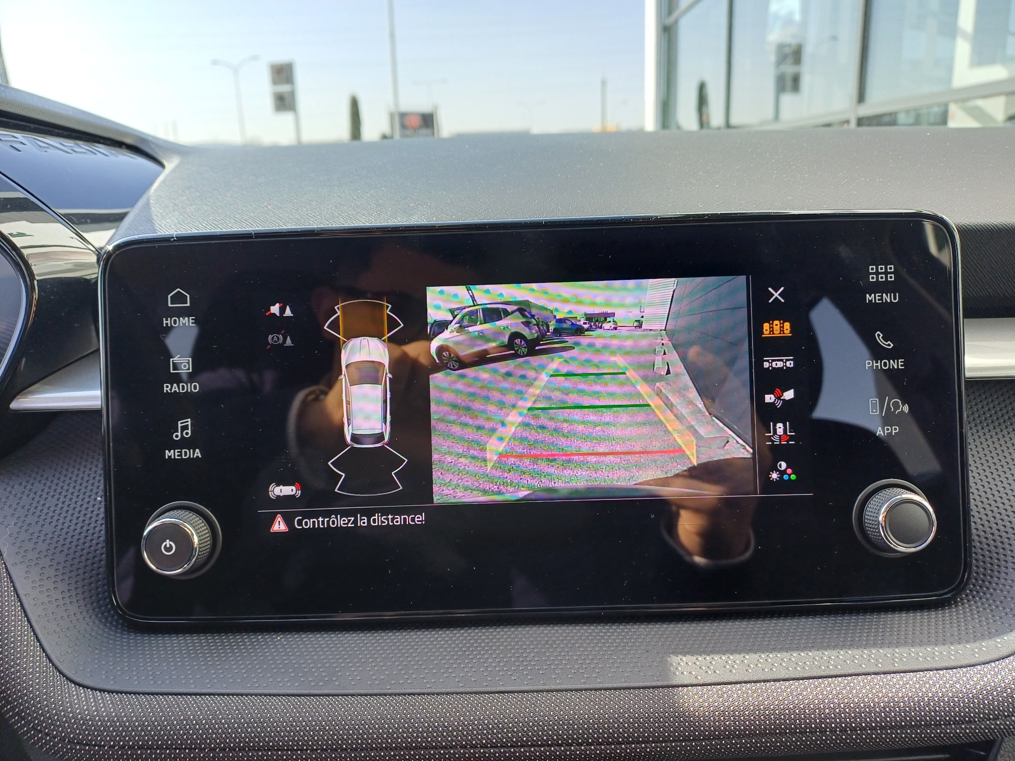 SKODA_FABIA_CONSOLE-CENTRALE-CAMERA-DE-RECUL