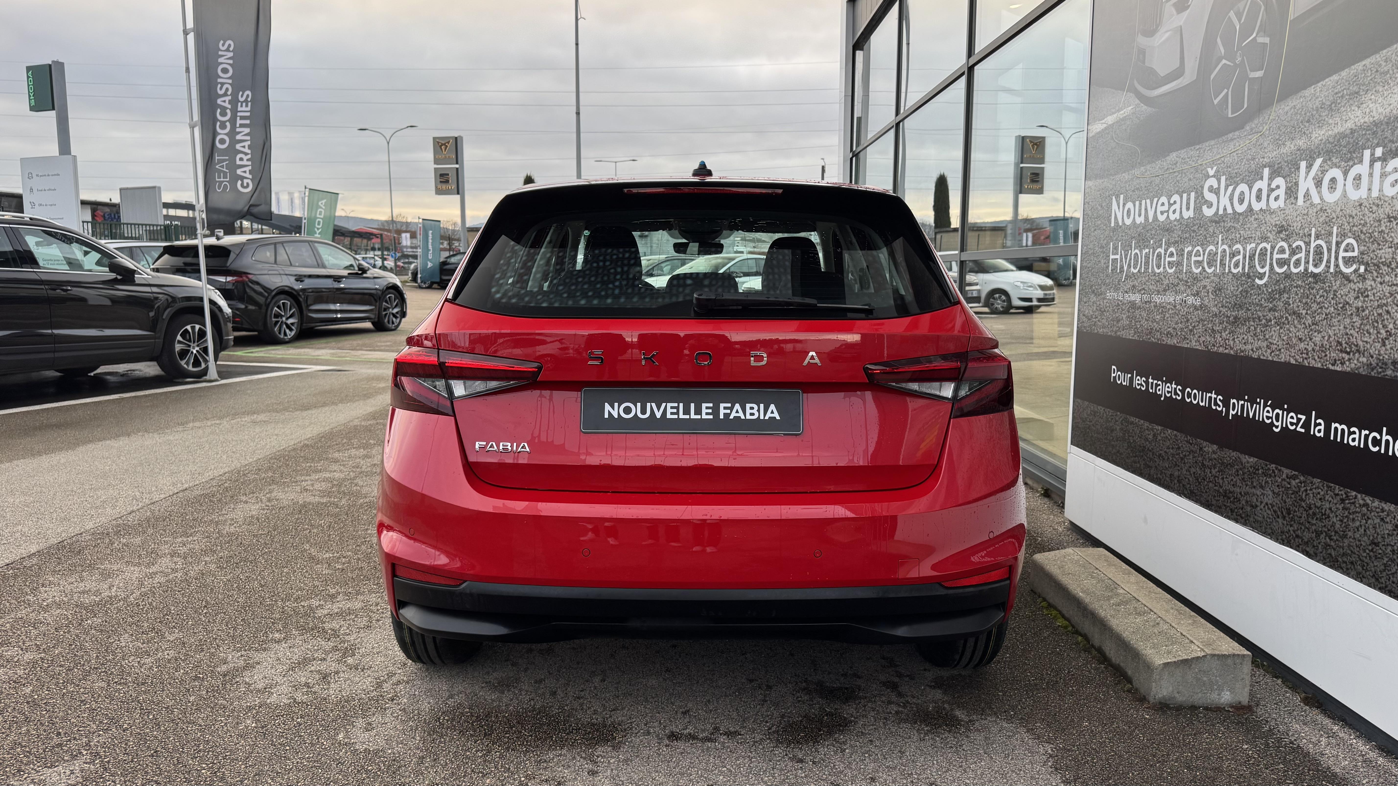 SKODA_FABIA_FACE-ARRIERE