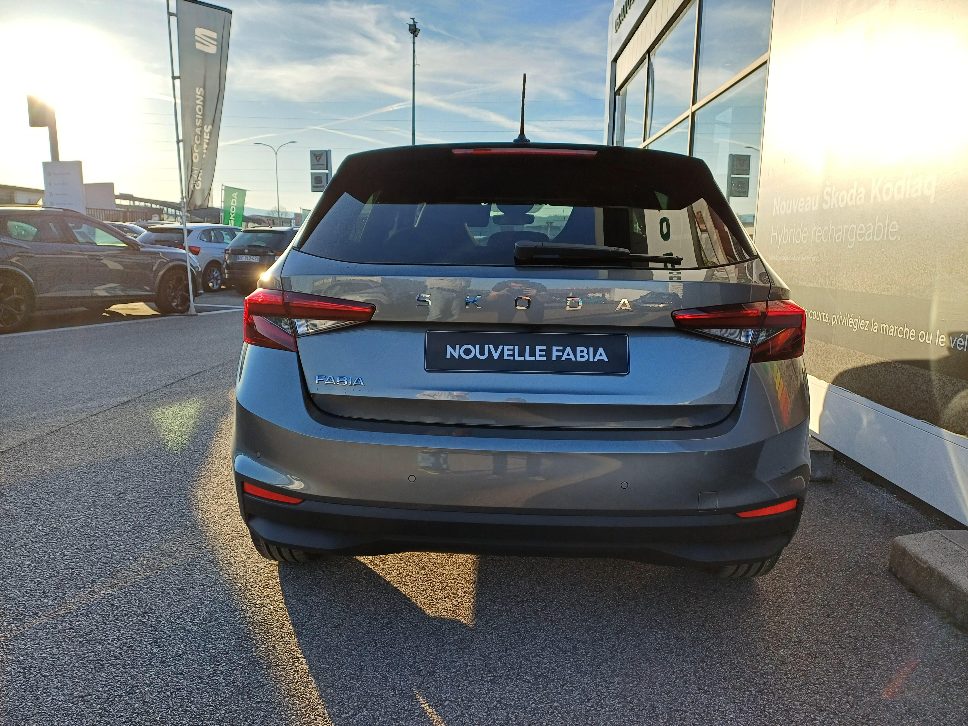 SKODA_FABIA_FACE-ARRIERE