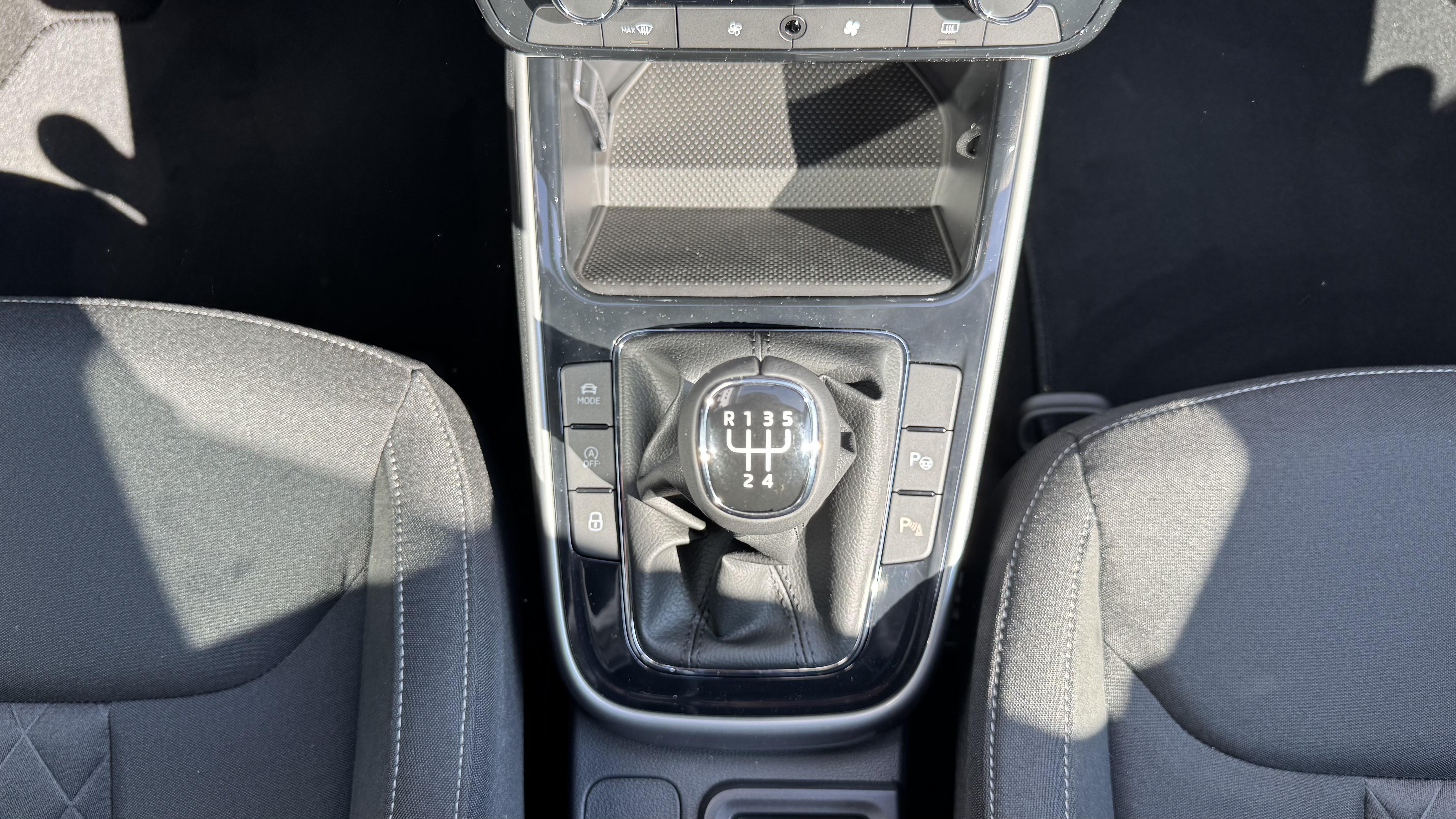 SKODA_FABIA_LEVIER-DE-VITESSE