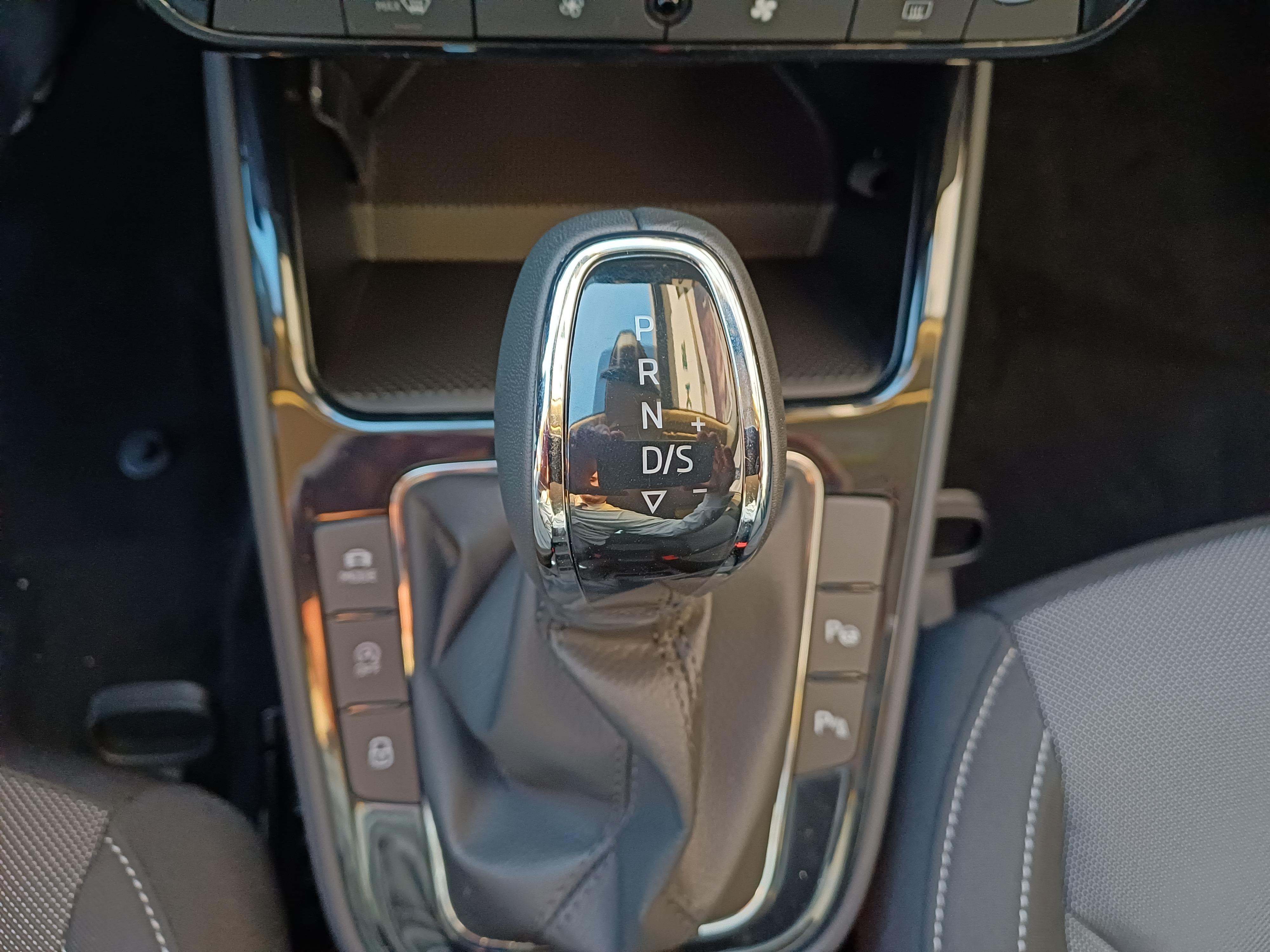 SKODA_FABIA_LEVIER-DE-VITESSE