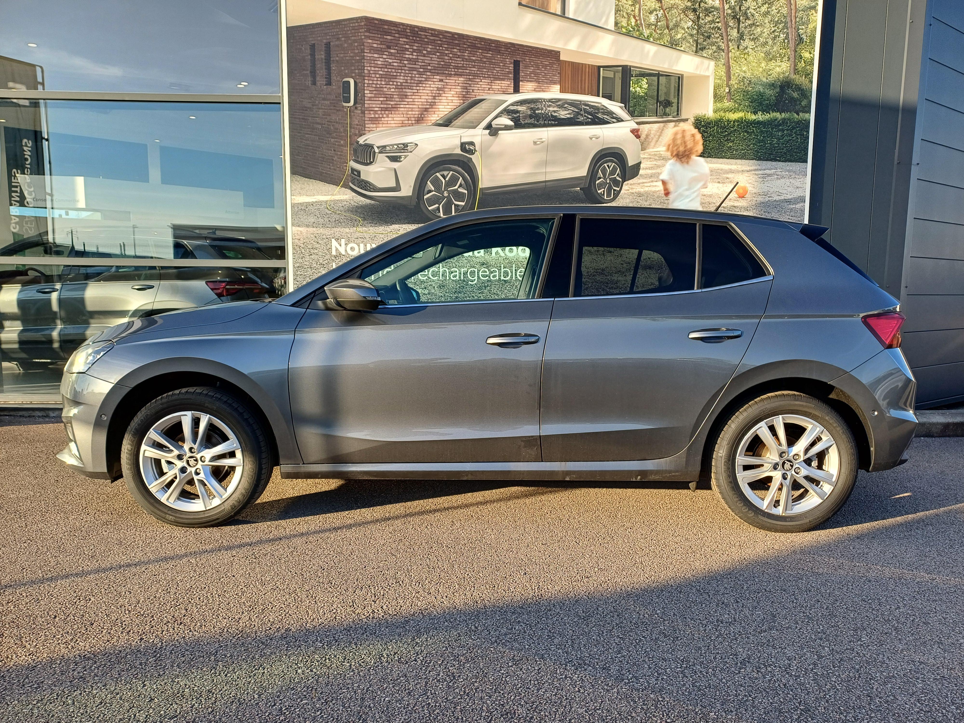 SKODA_FABIA_PROFIL-GAUCHE
