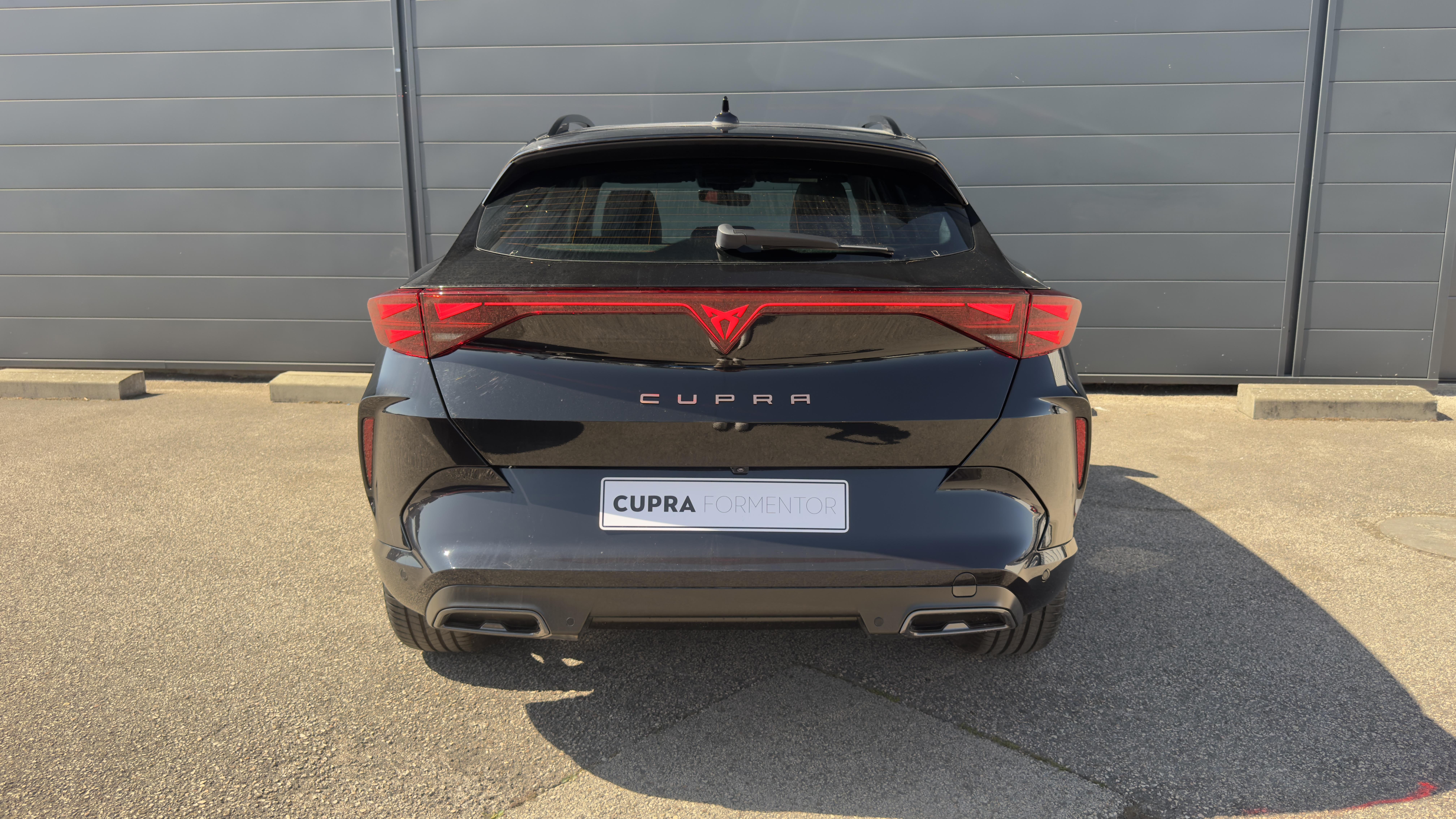 CUPRA_FORMENTOR_FACE-ARRIERE