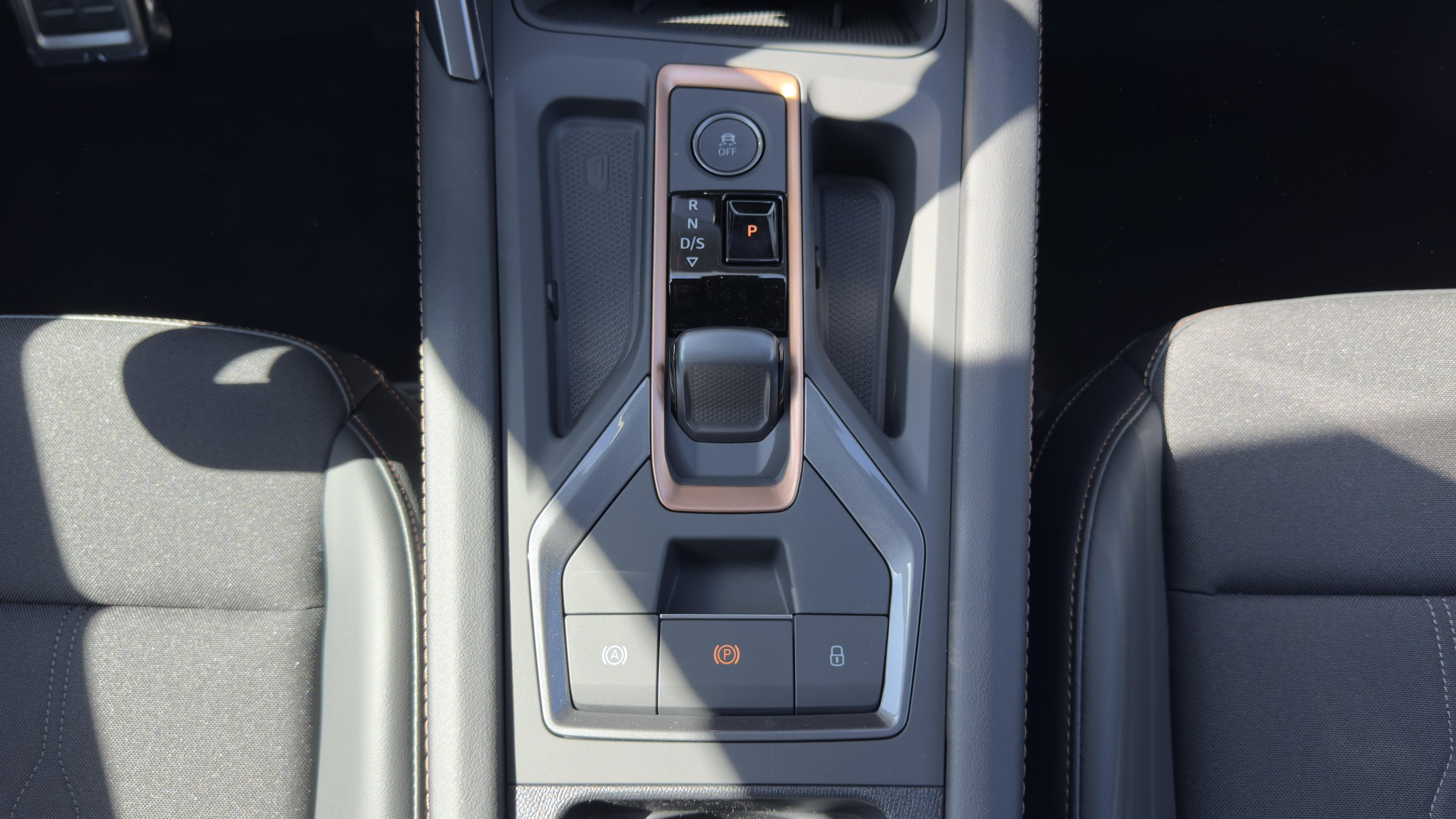 CUPRA_FORMENTOR_LEVIER-DE-VITESSE
