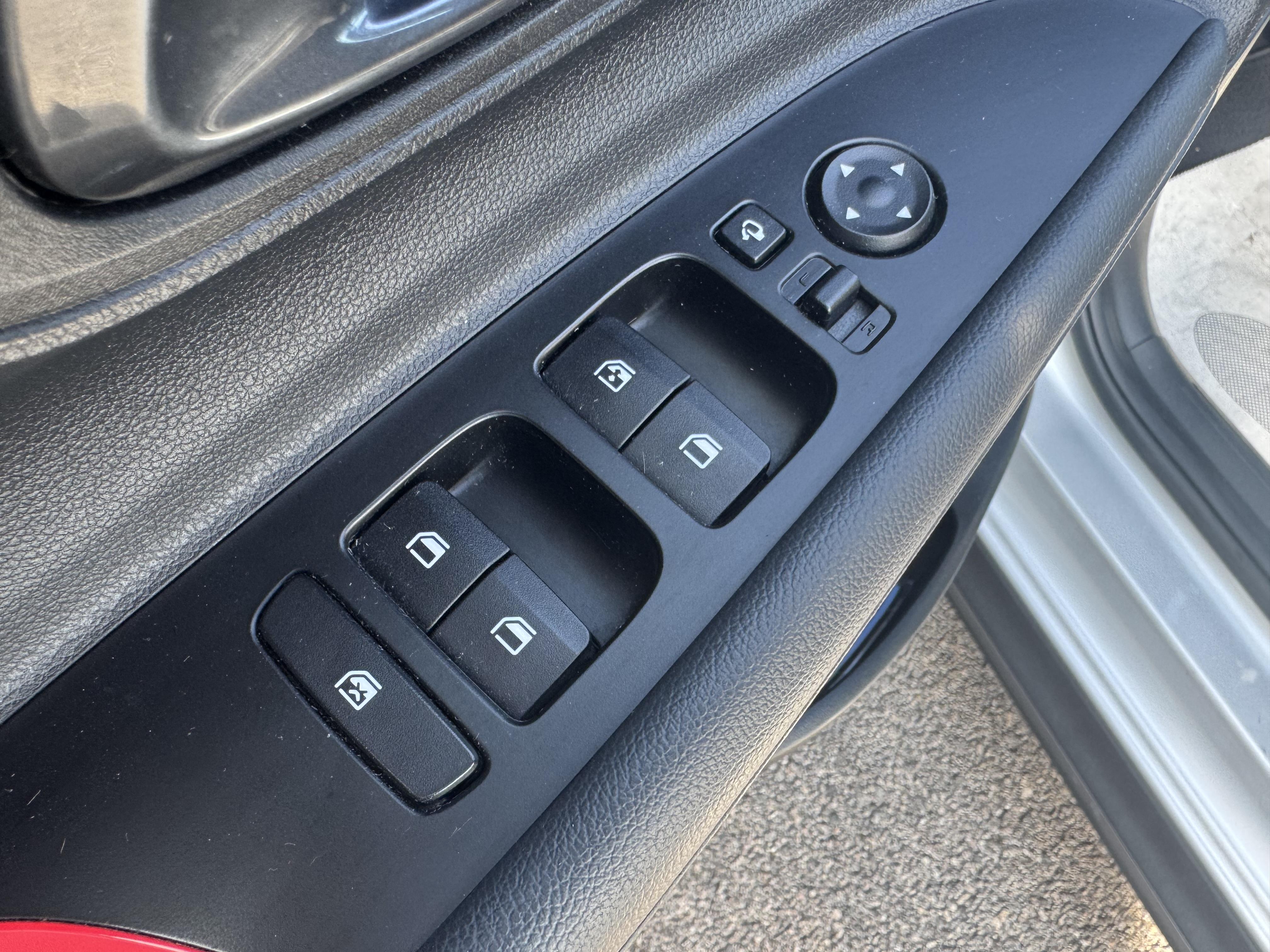 HYUNDAI_I20