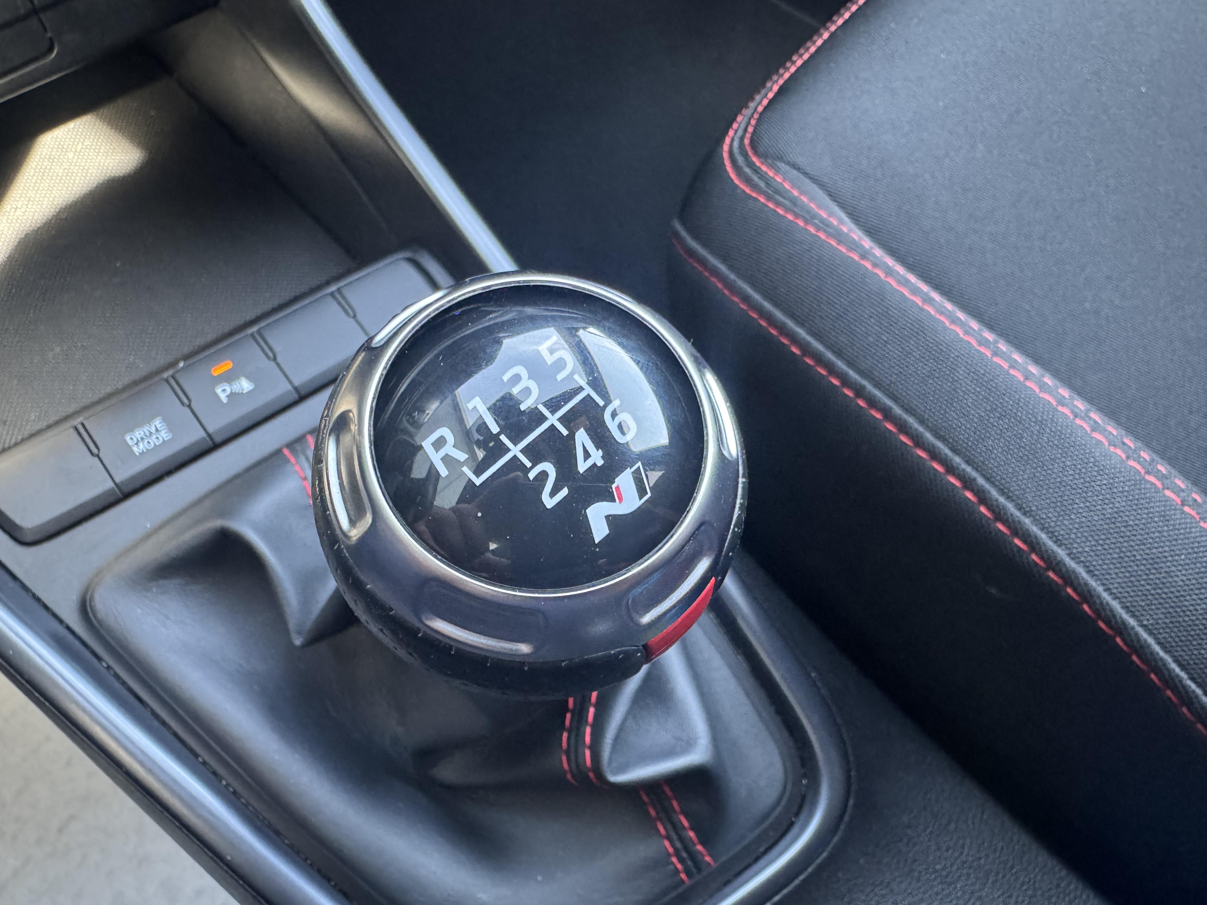 HYUNDAI_I20_CONSOLE-CENTRALE-CAMERA-DE-RECUL