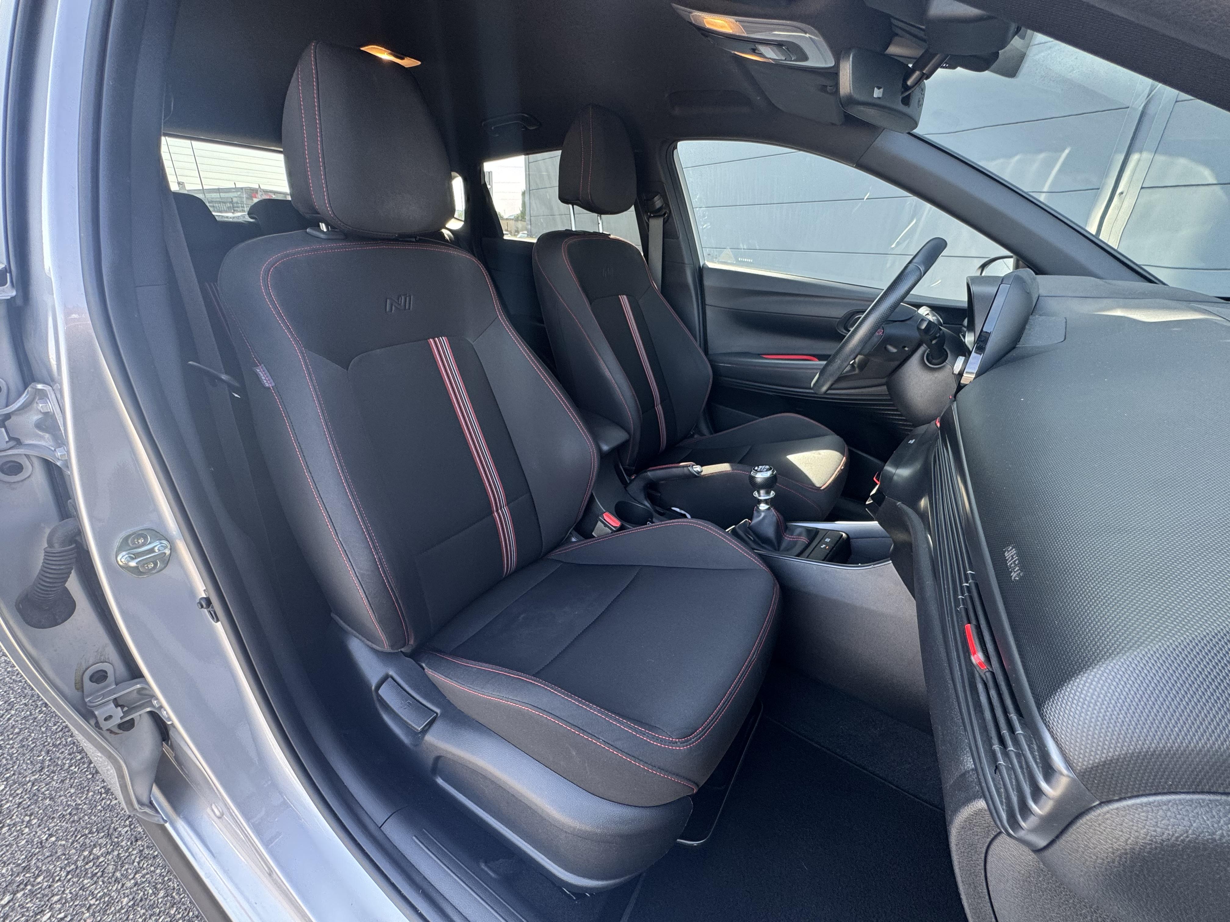 HYUNDAI_I20_INTERIEUR-CONDUCTEUR