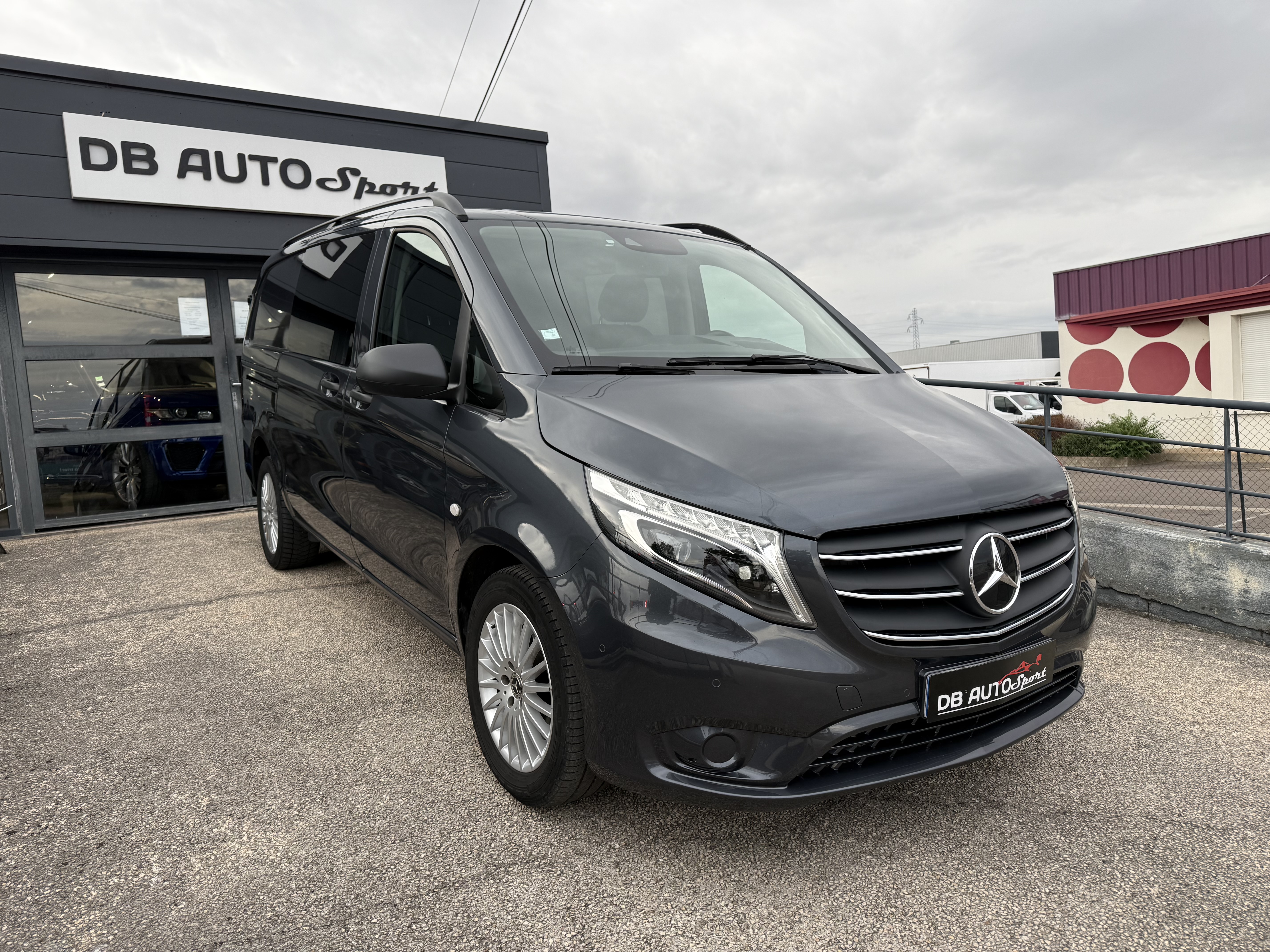 MERCEDES_VITO-MIXTO_34-AVANT-DROIT