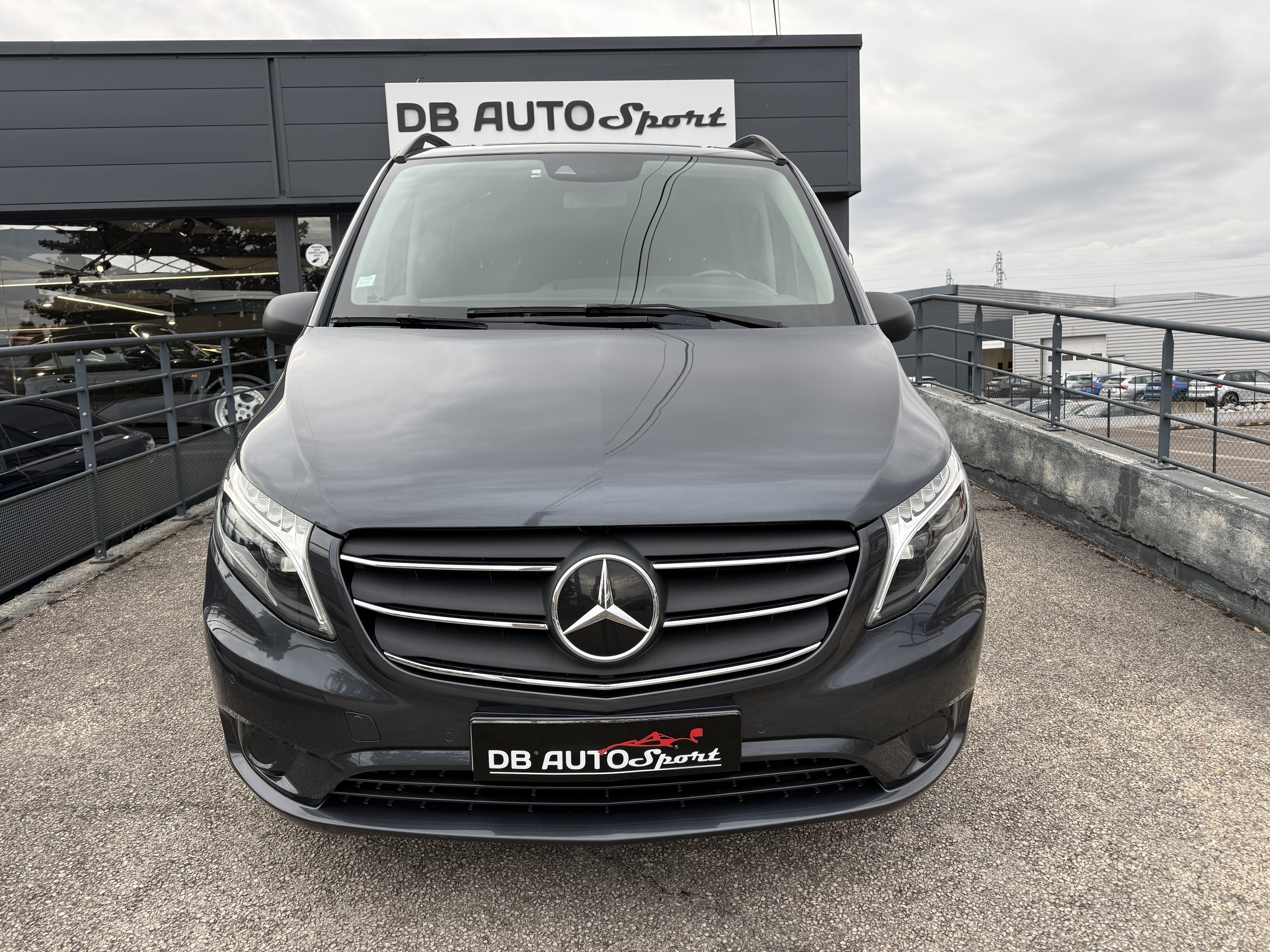 MERCEDES_VITO-MIXTO_FACE-AVANT