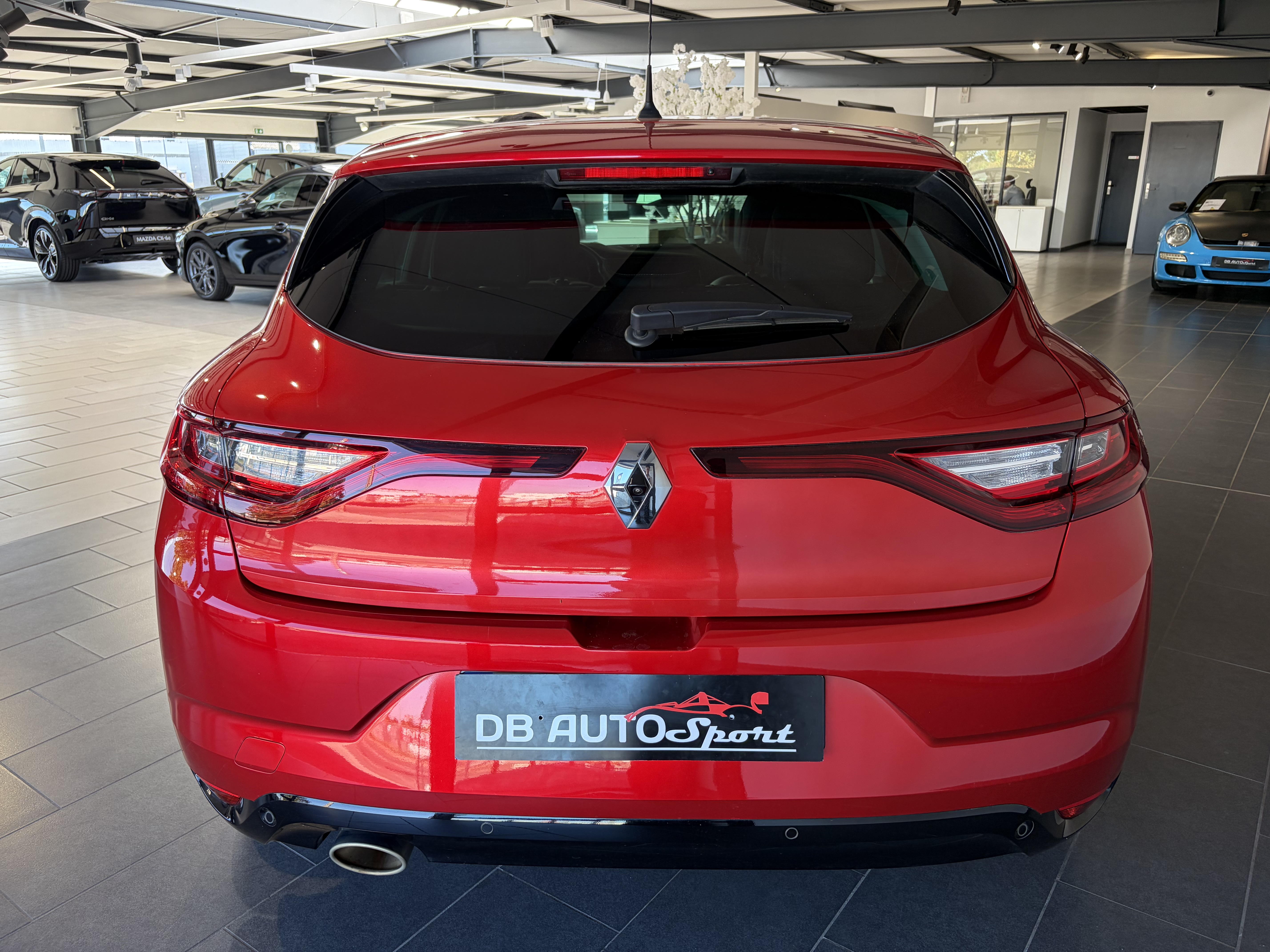RENAULT_MEGANE-IV-BERLINE_FACE-ARRIERE
