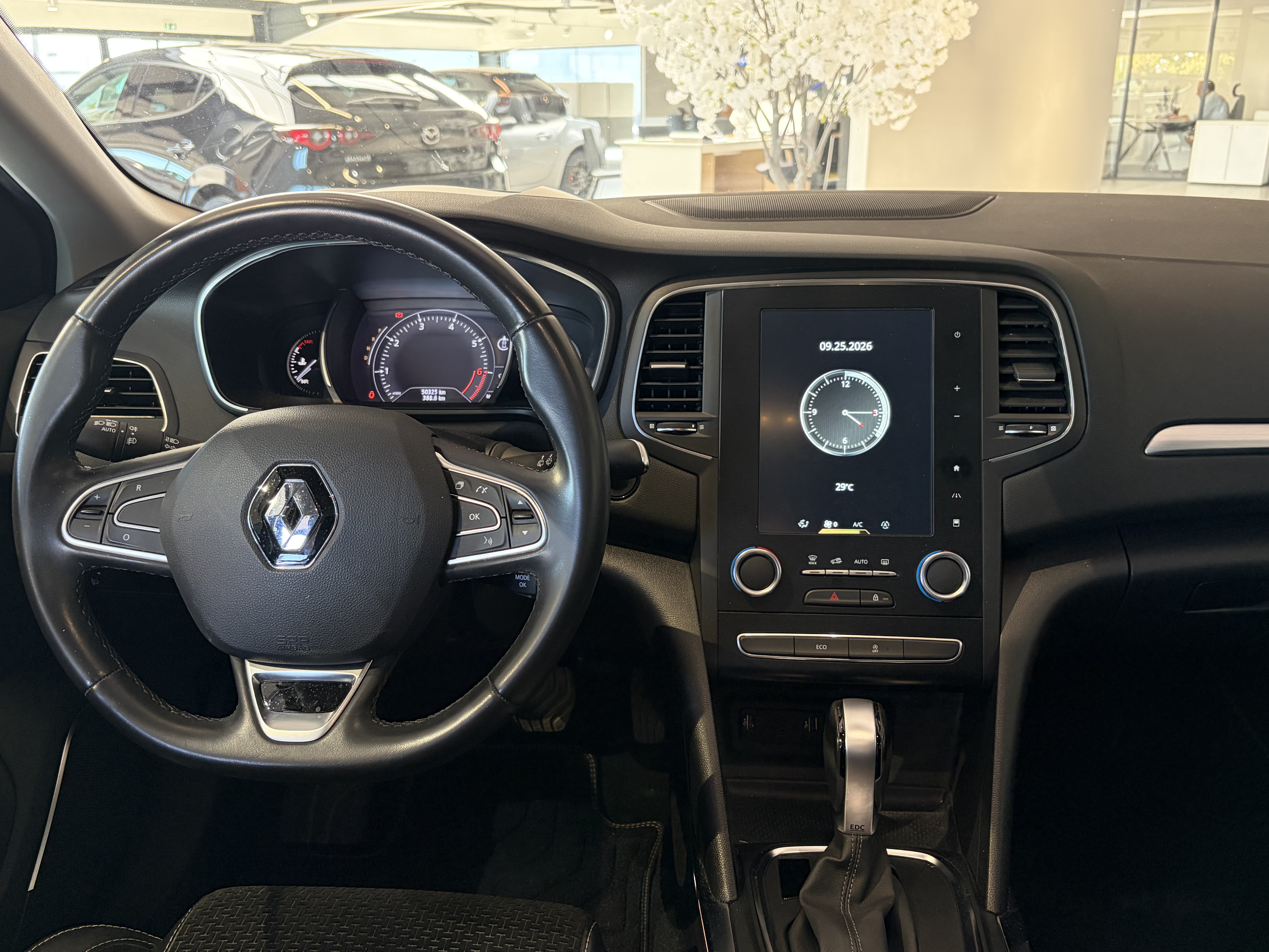 RENAULT_MEGANE-IV-BERLINE_INTERIEUR-CONDUCTEUR