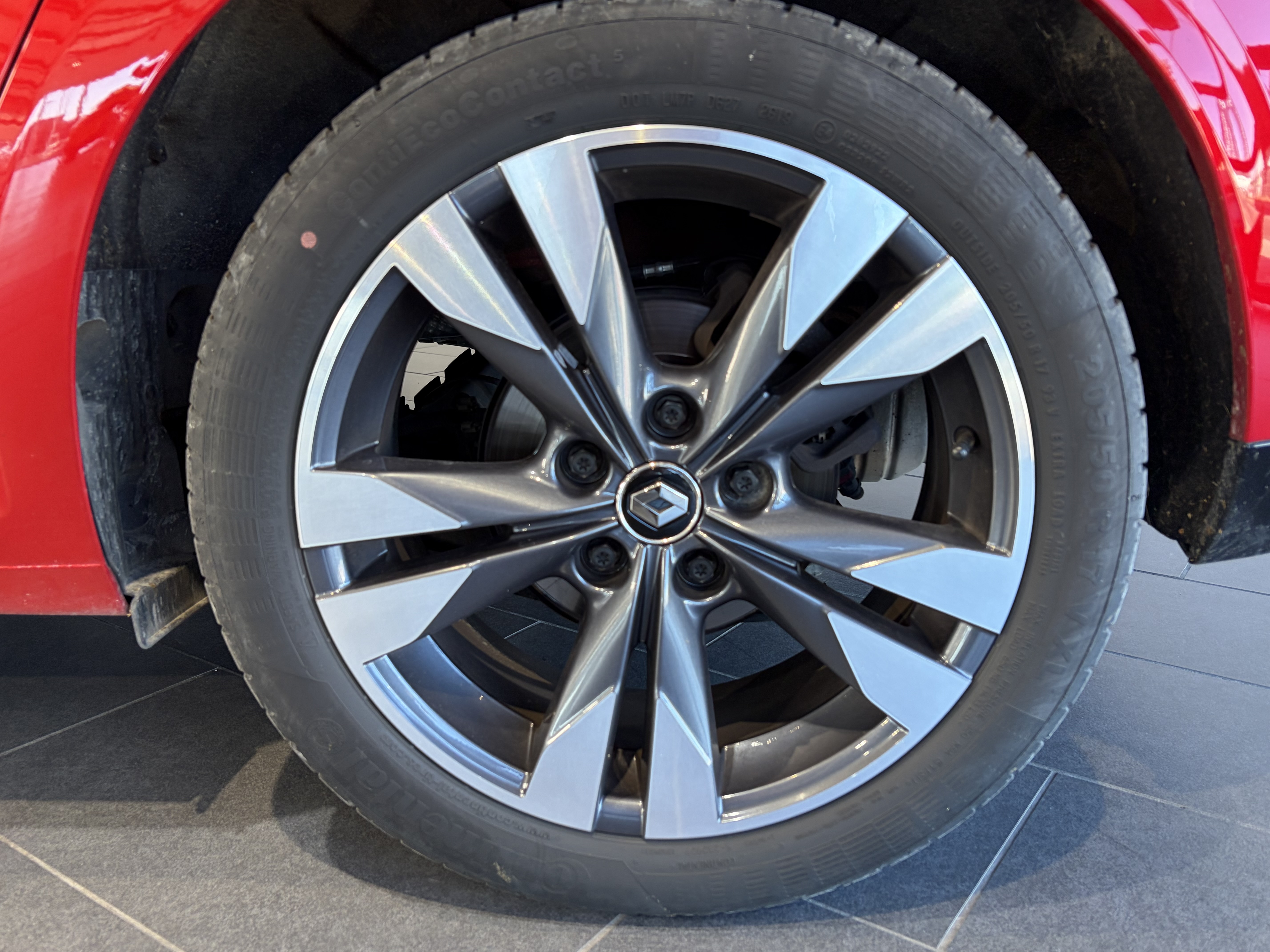 RENAULT_MEGANE-IV-BERLINE_JANTE-AVANT-GAUCHE