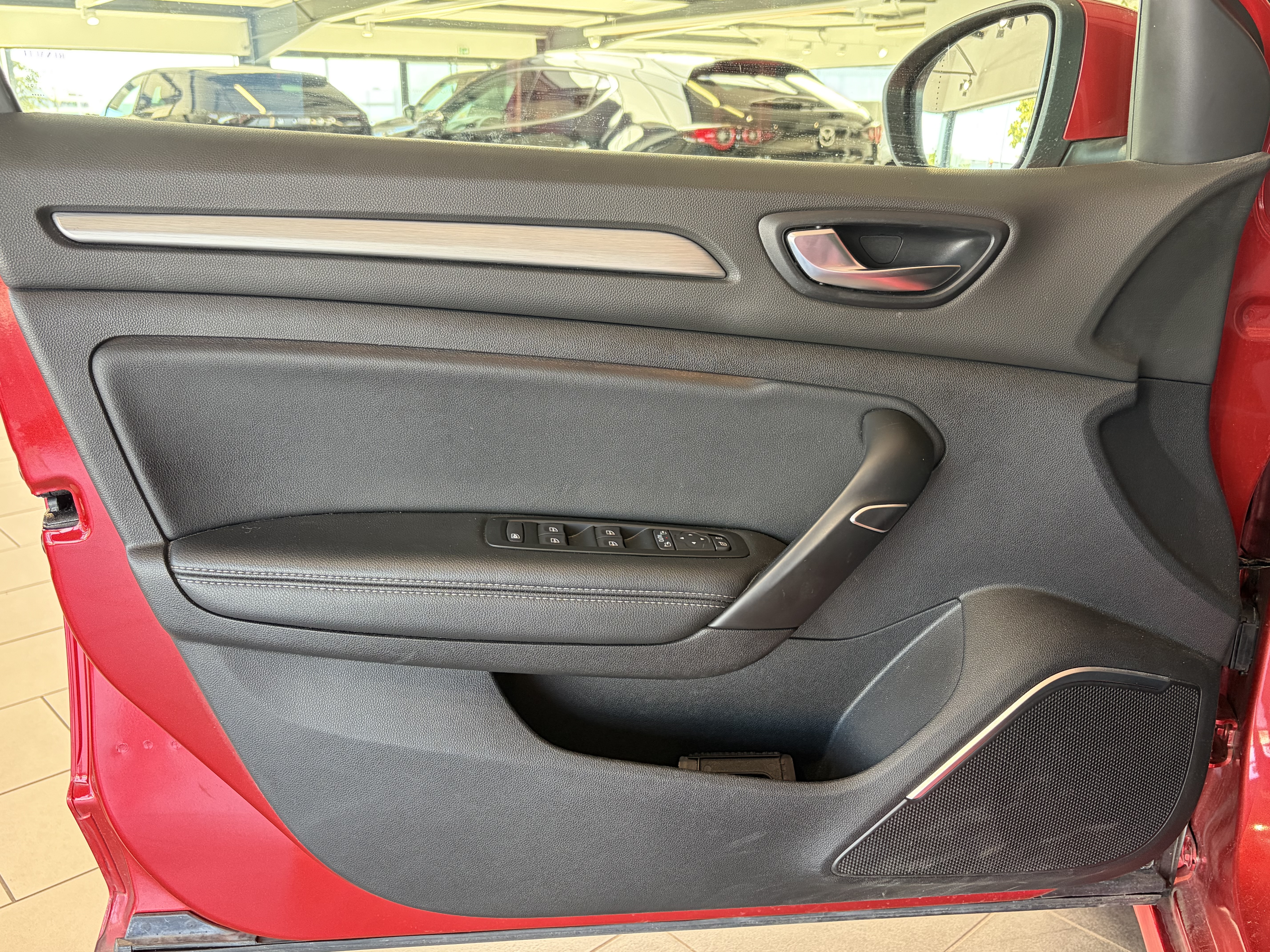 RENAULT_MEGANE-IV-BERLINE_PANNEAU-DE-PORTE-ARRIERE-DROIT