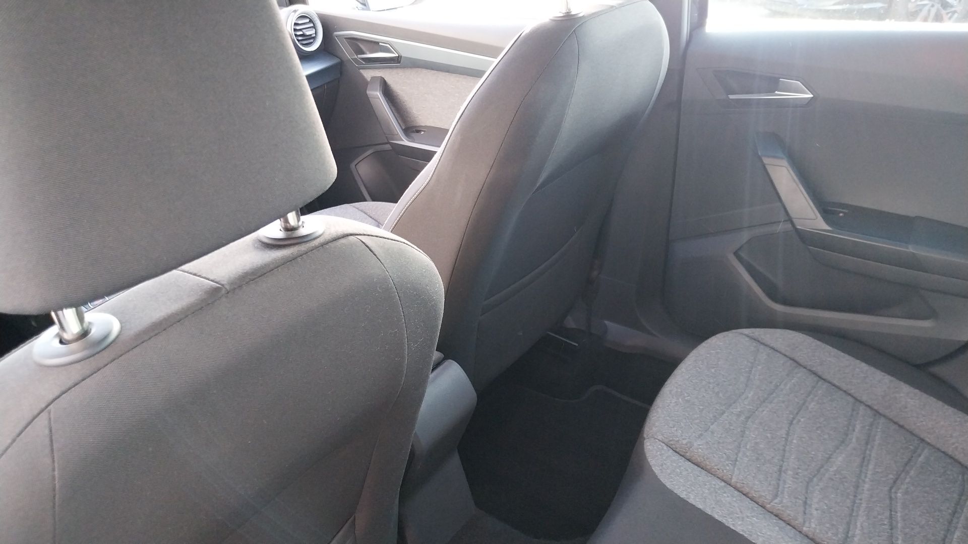 SEAT_ARONA_CONSOLE-CENTRALE