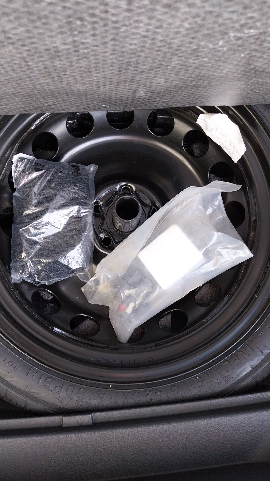SEAT_ARONA_JANTE-ARRIERE-DROITE