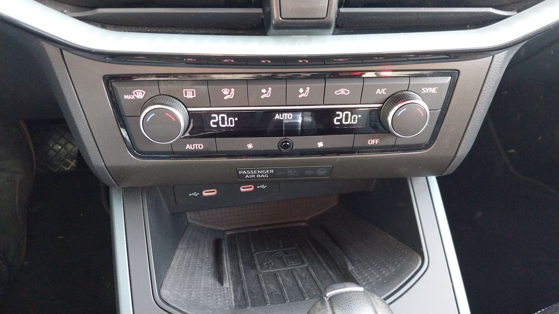 SEAT_ARONA_SIEGE-CONDUCTEUR